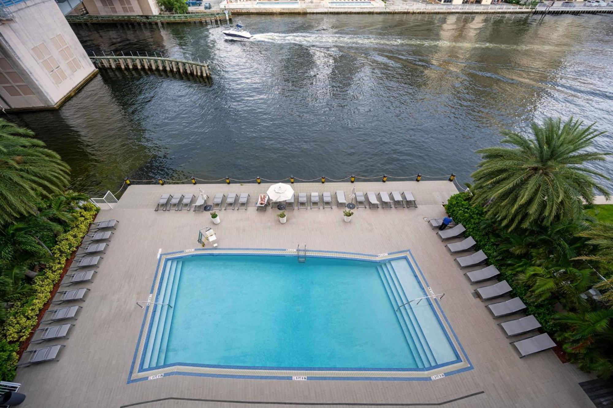 Hallandale Sky Water View Hallandale Beach Exterior photo