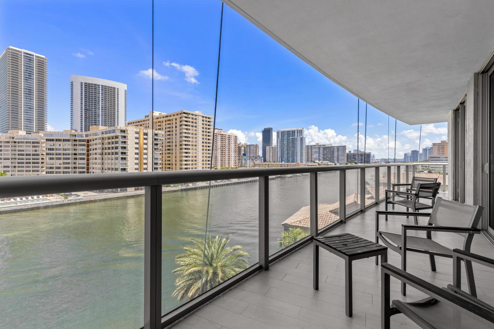Hallandale Sky Water View Hallandale Beach Exterior photo