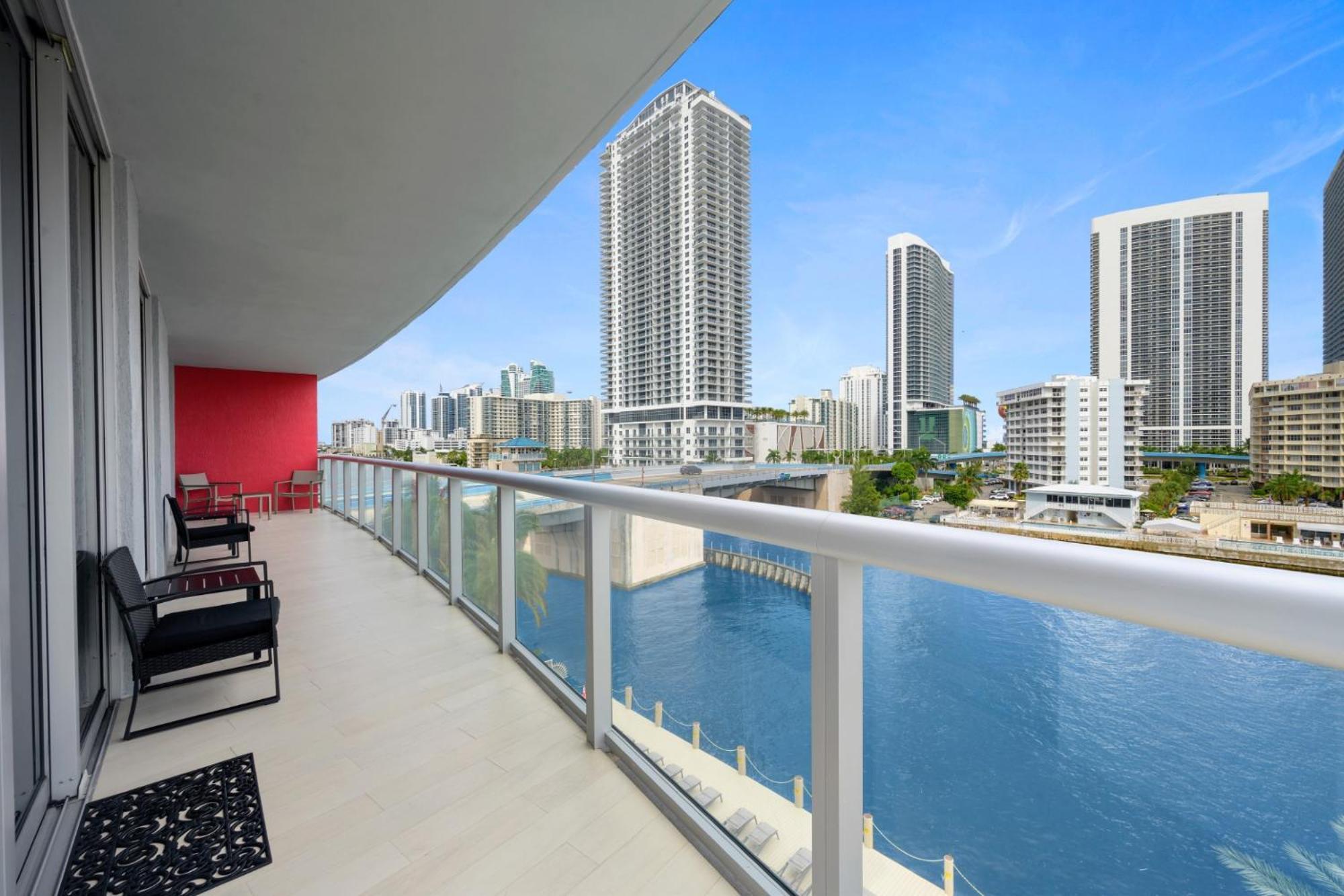 Hallandale Sky Water View Hallandale Beach Exterior photo